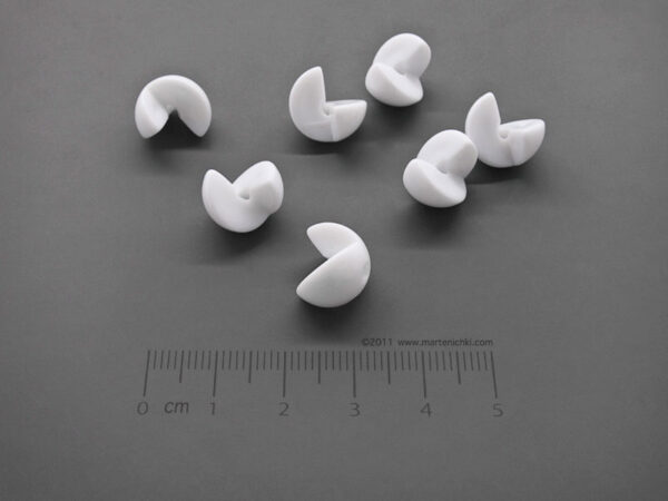1/2 част от бяло топче с d=13mm, отвор 2mm - 50g ≈ 82 бр.