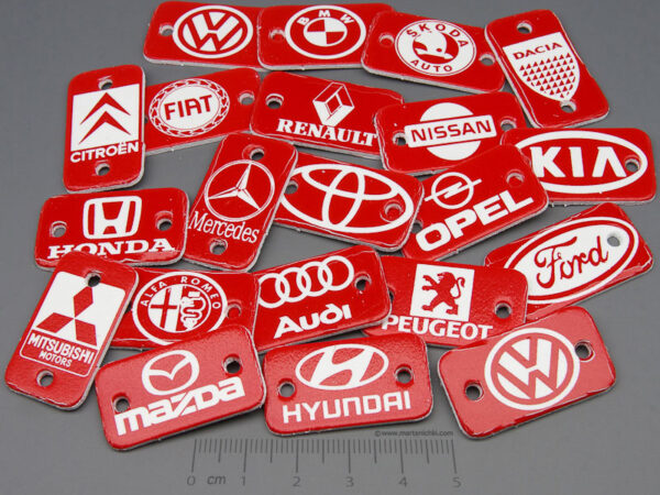 Автомобилни марки - 32x18mm, отвори 3mm -  24бр.