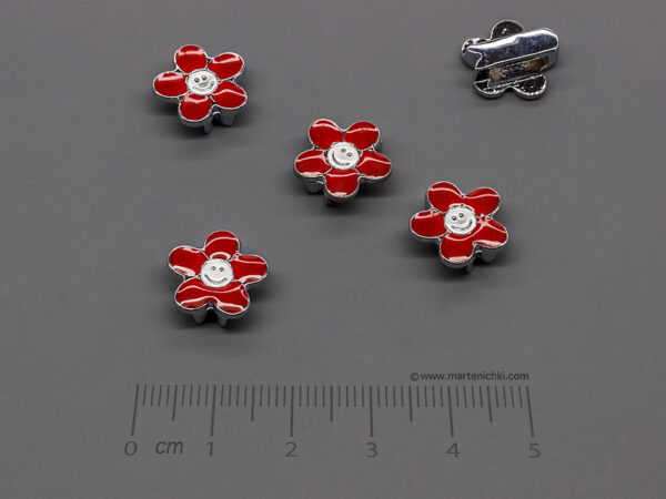 Цвете 13x13x5mm, отвор 8x2mm - 50 бр.