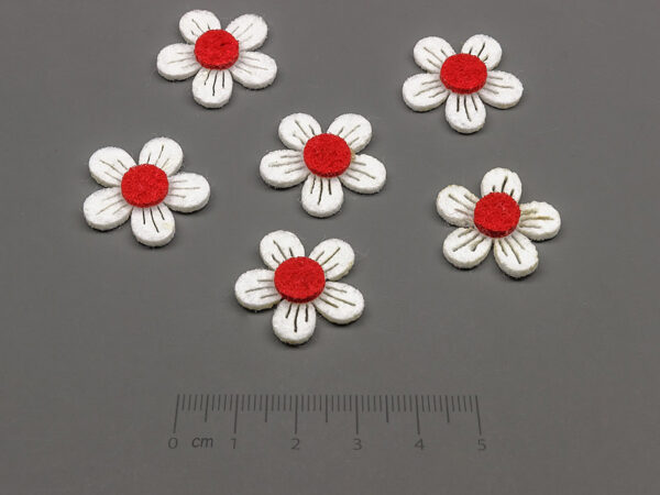 Цвете бяло 22x22mm - 10 бр.