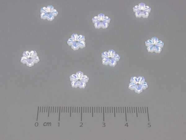 Цвете бяло АВ 8.5x8.5x1.7mm - 100 бр.