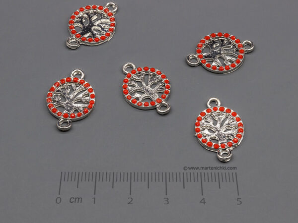 Дърво в кръг с червени камъни 21x14mm, халки 2mm - 50 бр.