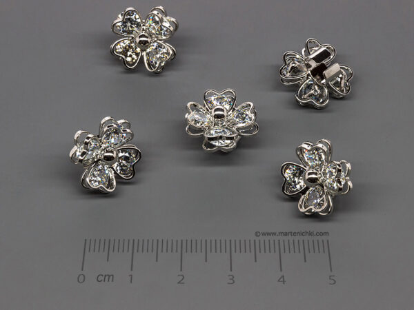 Детелина с кристали 14.5x14.5mm, отвор скоба 6x4mm - 1 бр.