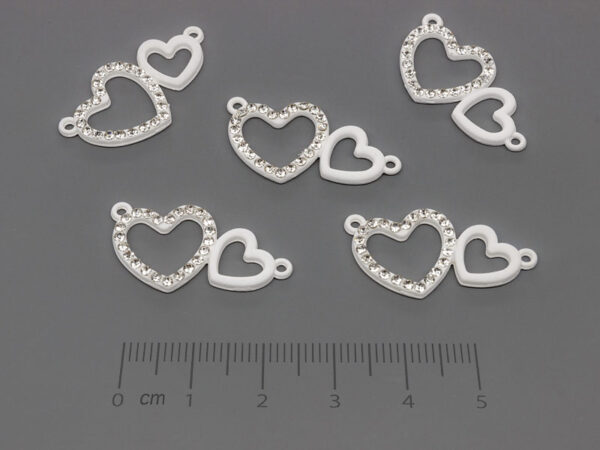 Две сърца бели 26.5x14.5mm, отвор халки 1.2mm - 5 бр.