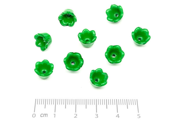 Камбанка зелена 9.8x9.8x7mm, отвор 1.3mm - 25g ≈ 102 бр.