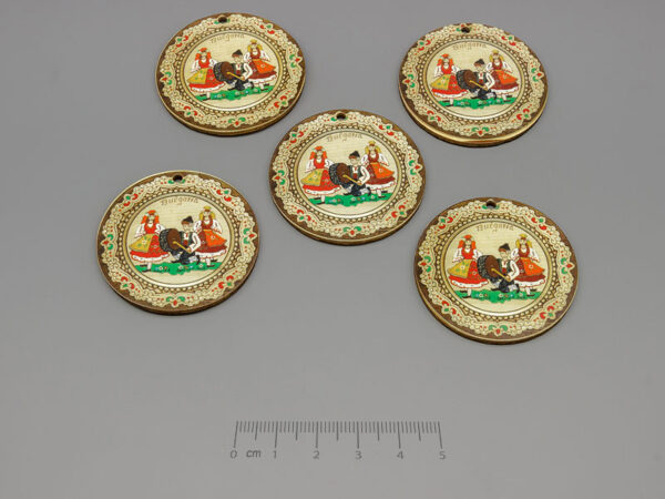 Кръг с битови мотиви, d=40mm, дебелина 2mm, отвор 2.2mm - 10 бр.