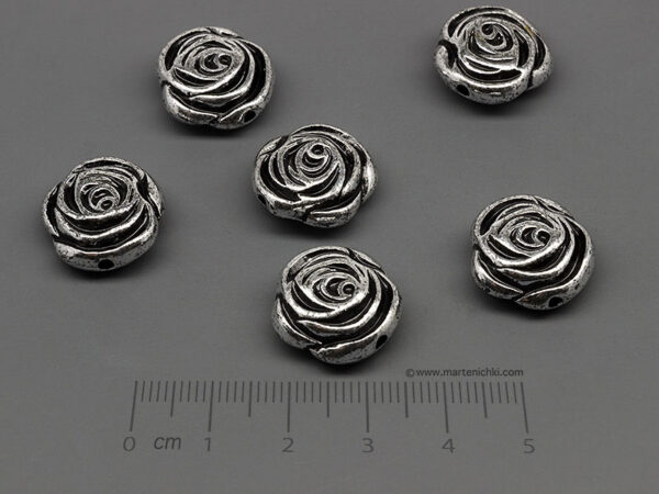 Роза - 17x8mm отвор-2mm - 25g ≈ 23 бр.
