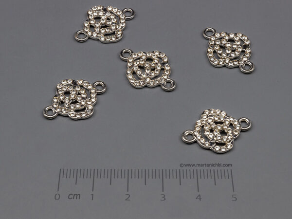 Роза с бели камъни 21x15mm, халки 2mm - 50 бр.