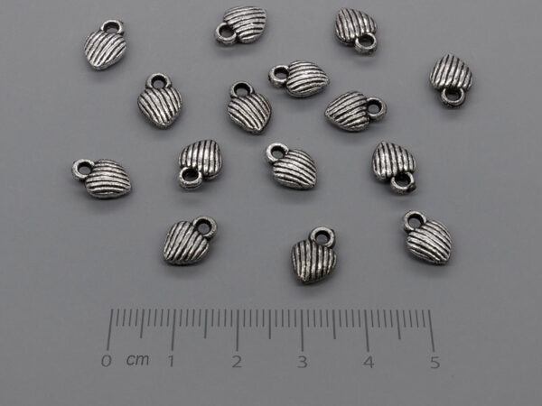 Сърце 10x7.2mm, отвор халка 1.8mm - 25g ≈ 233 бр.