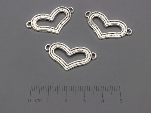 Сърце 30.5x15.5mm, отвор халки 2mm - 10 бр.