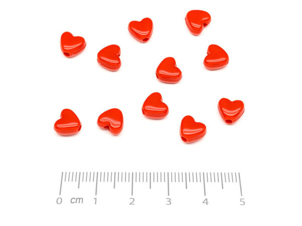 Сърце червено 8x7x4.5mm, отвор 1.8mm - 500g ≈ 2960 бр.