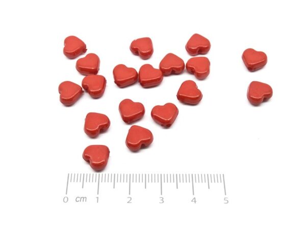 Сърце червено 9х8х4mm, отвор 1mm - 500g ≈ 2280 бр.