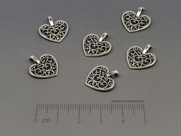 Сърце дантела - 17x15mm, отвор 2mm - 10бр.