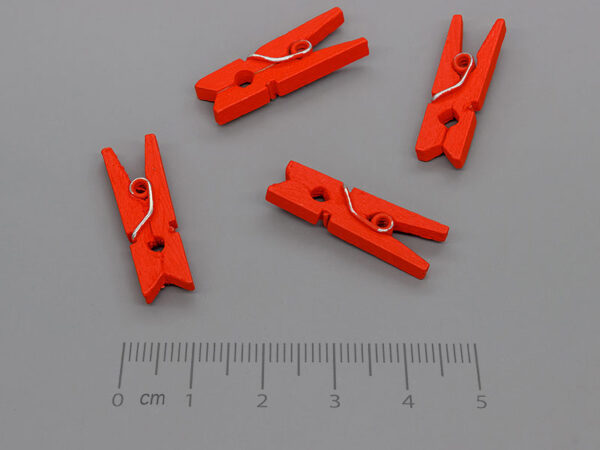 Щипки червени 26х9х3mm - 500 бр.